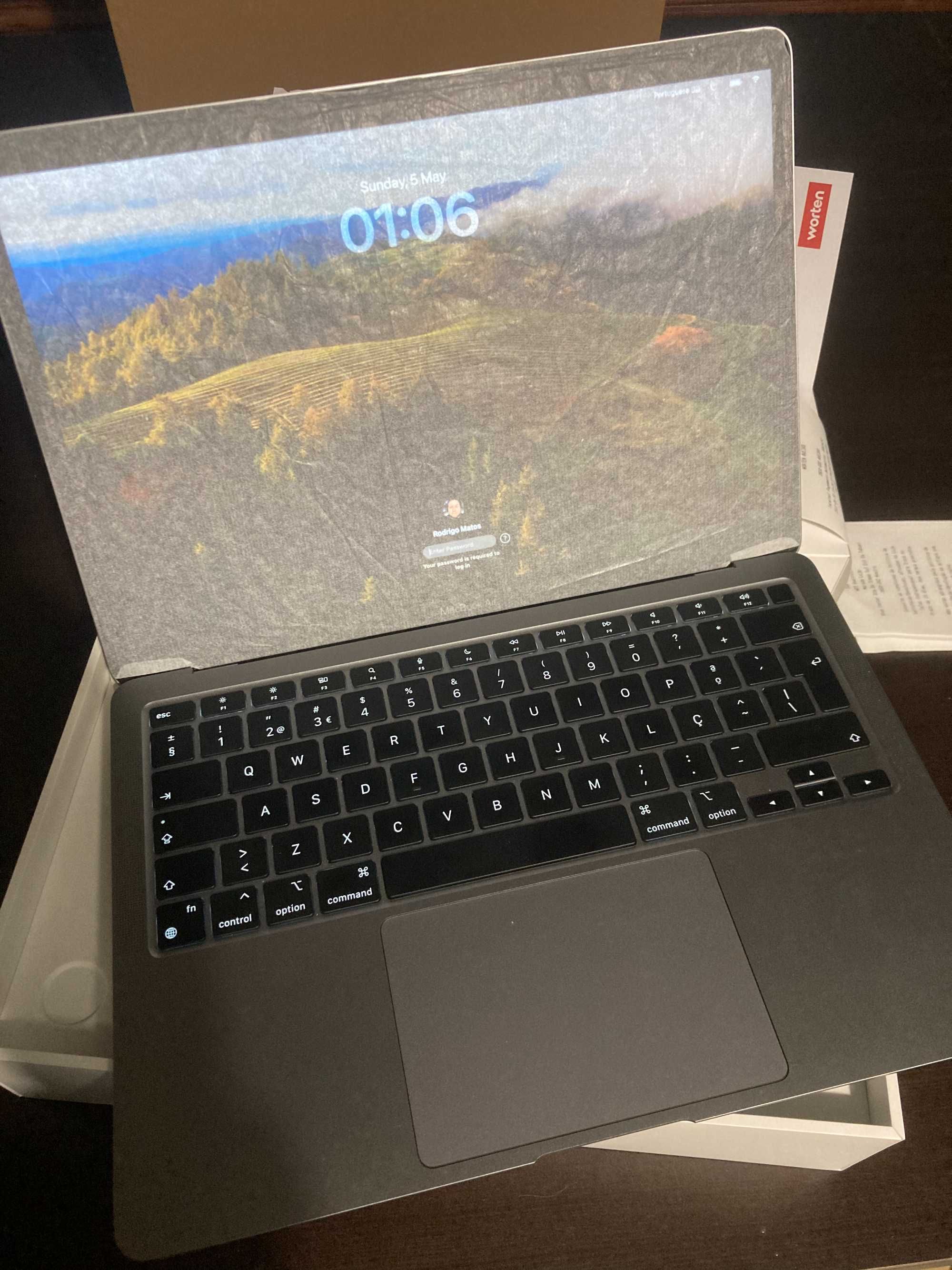 Apple MacBook Air M1 - Na caixa - Como novo + extensão de garantia.