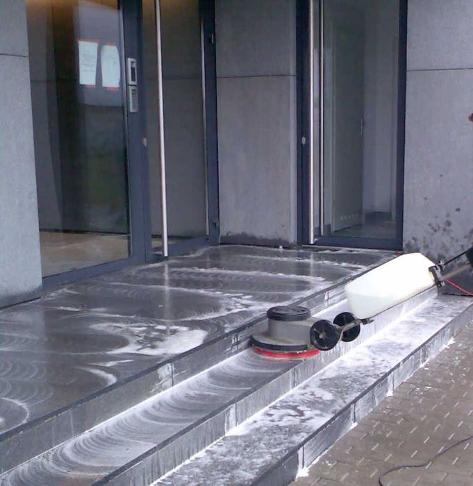 Sprzątanie po remoncie i budowie