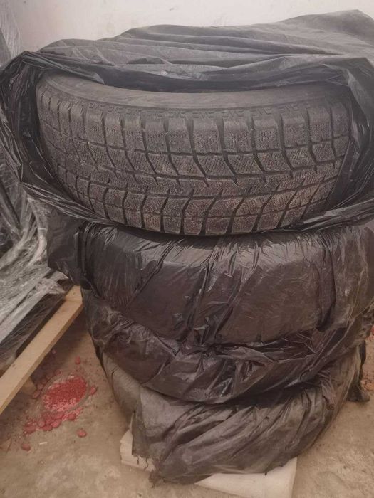 Зимові шини Bridgestone WS-70: 205/60 R16 оригінал Японія БВ як нові