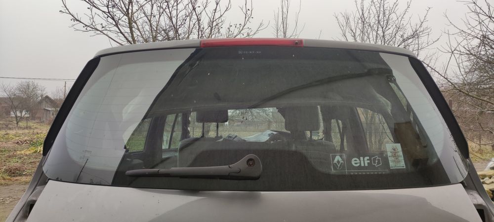 Скло ляди Рено Меган 2, Сценік 2