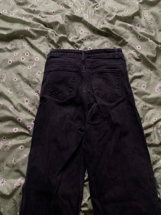 Жіночі джинси труби