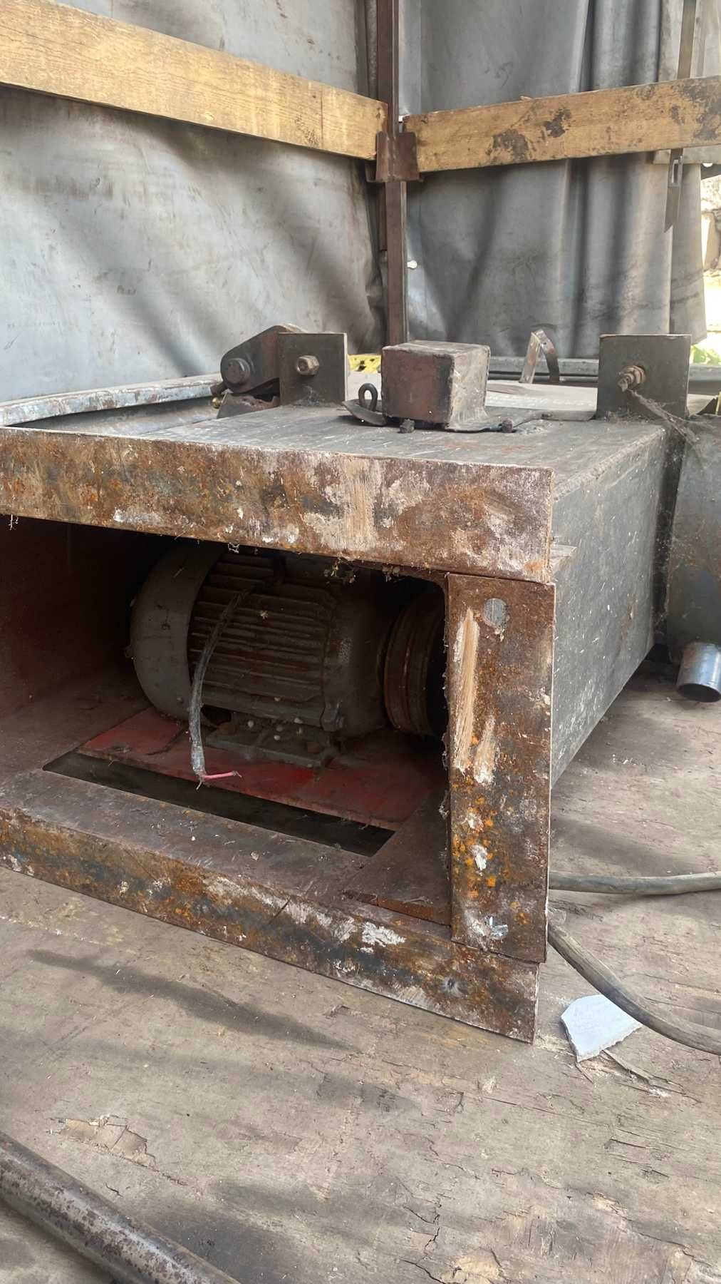 Продам заточний наждачний станок верстат