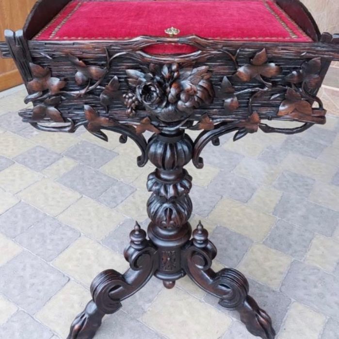 Антикварная мебель