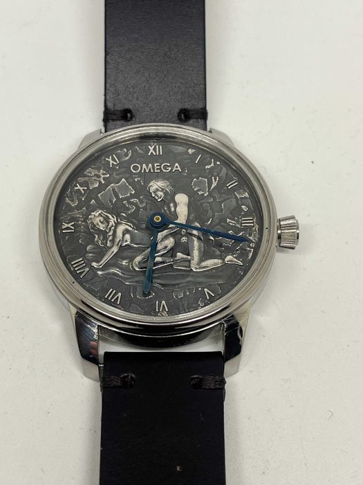 Ексклюзивний годинник Omega із срібним циферблатом