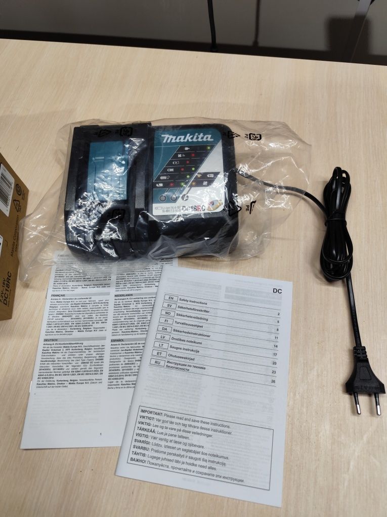 Makita DC18RC швидкісна зарядка Макіта оригінал