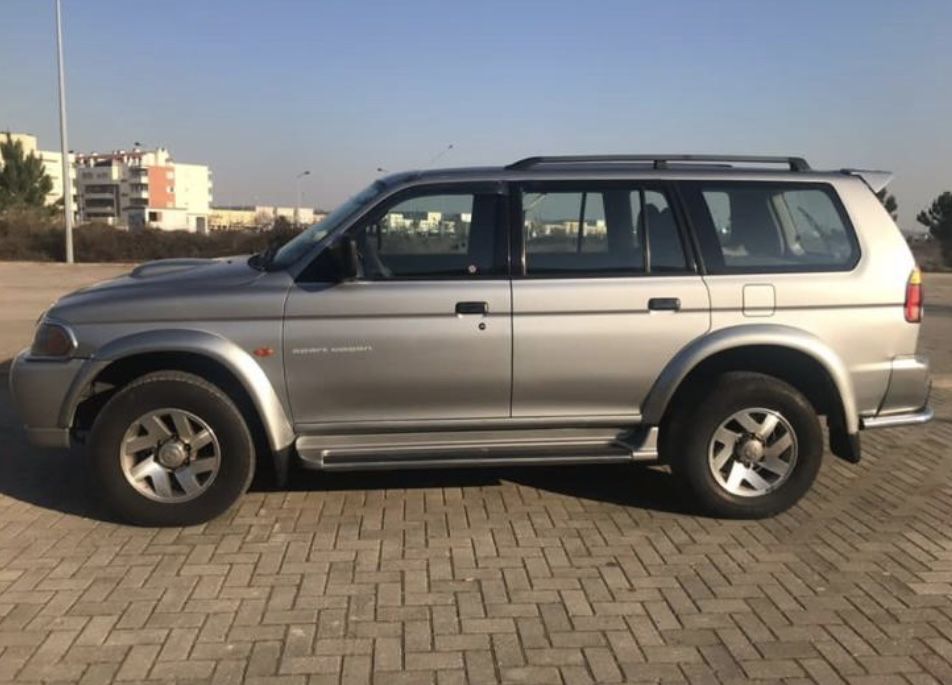 Mitsubishi Pajero Sportwagon GLS