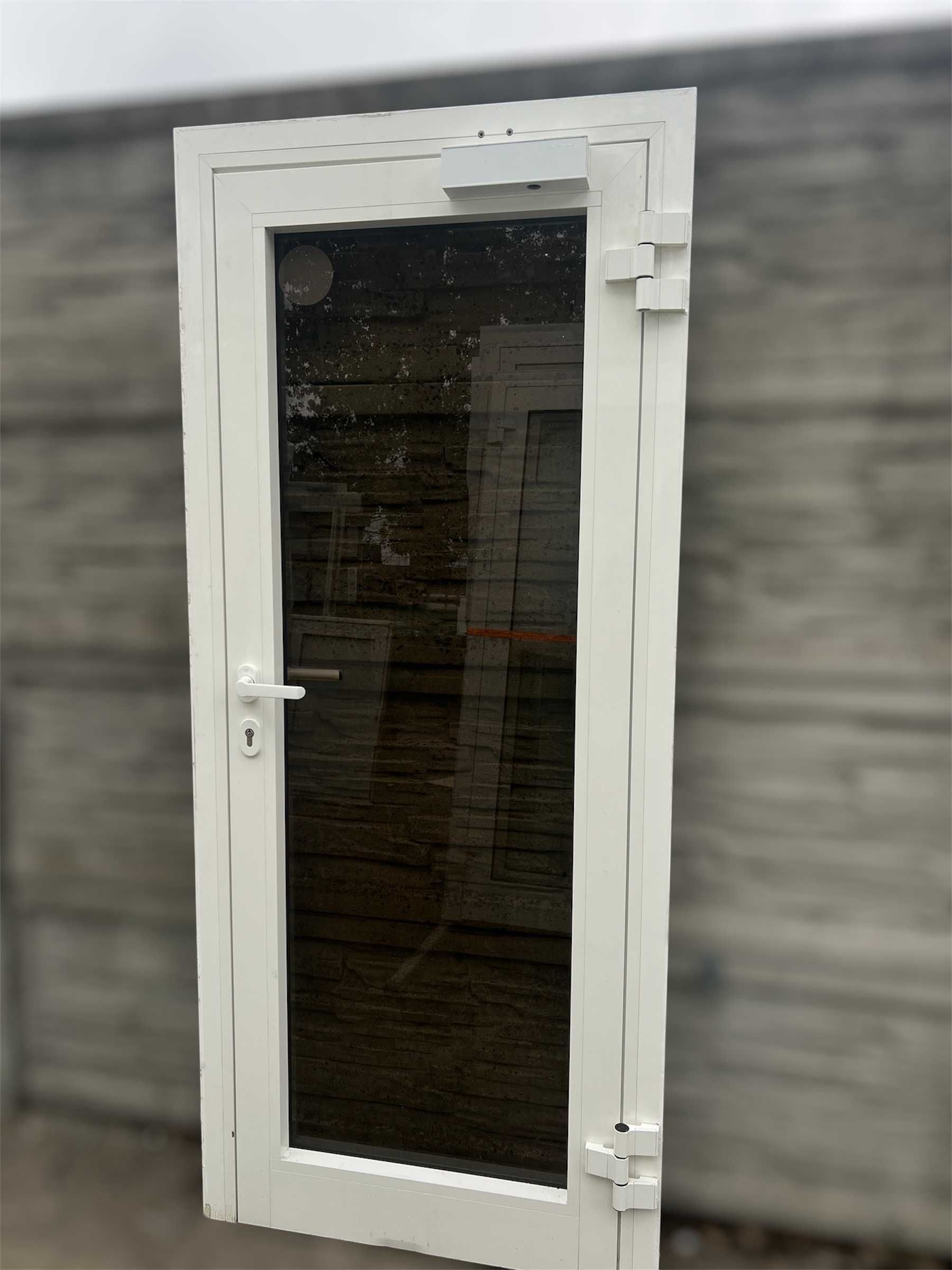 Drzwi wewnętrzne białe aluminium 87 / 200