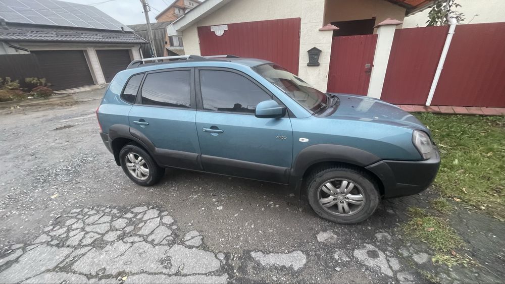 Hyundai Tucson 2006рік на кожі