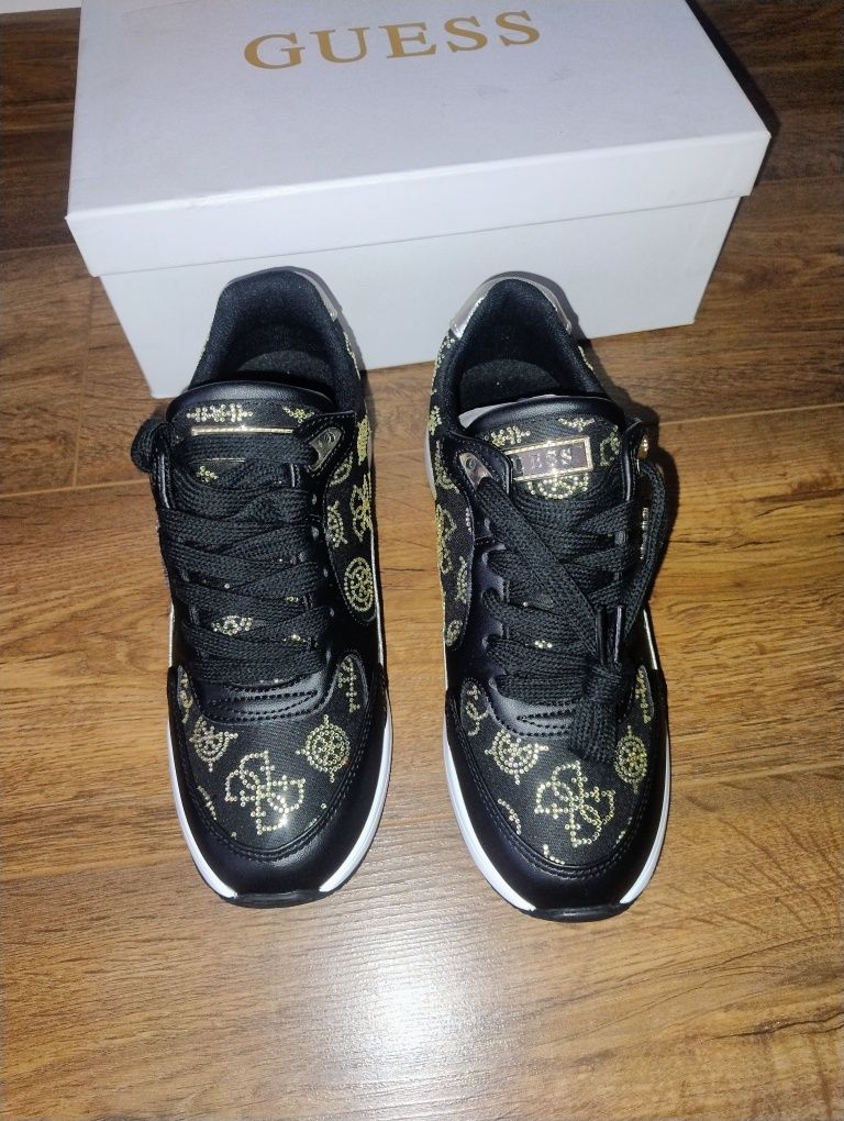 Guess  Sneakersy