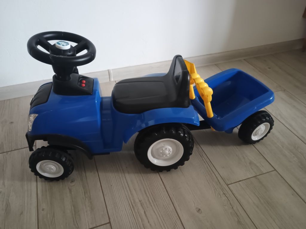 Traktor jeździk niebieski