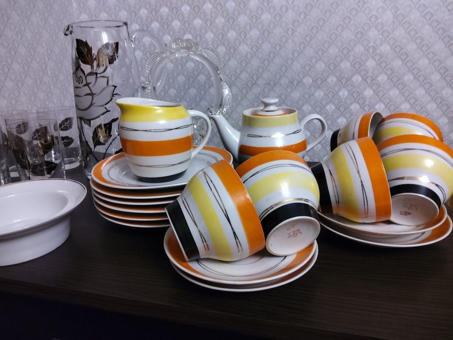 Графин с стаканами ,сервиз Радиоволны