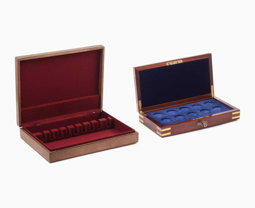 Estojo com Talheres de Servir em Prata