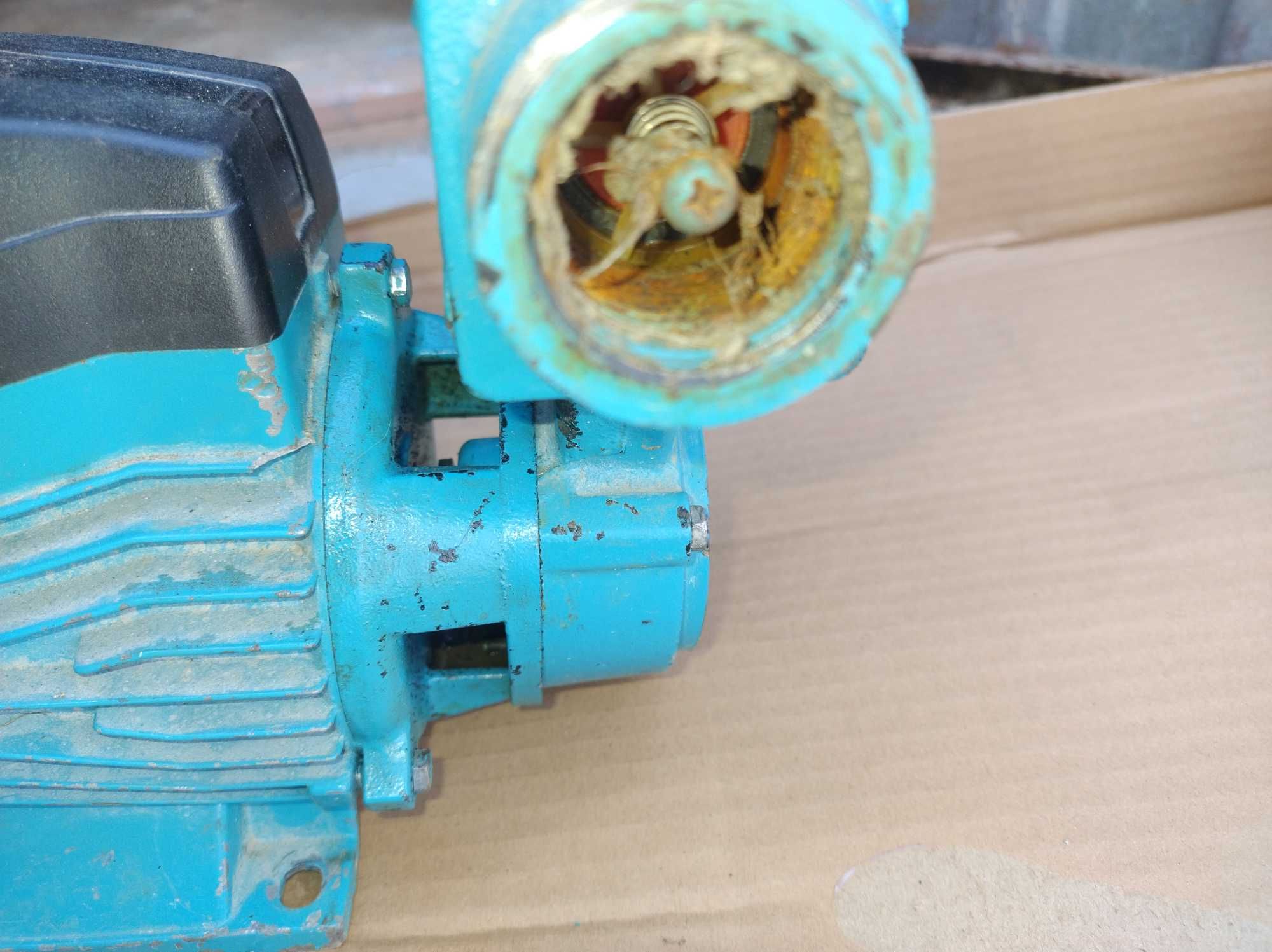 Pompa hydrofobowa