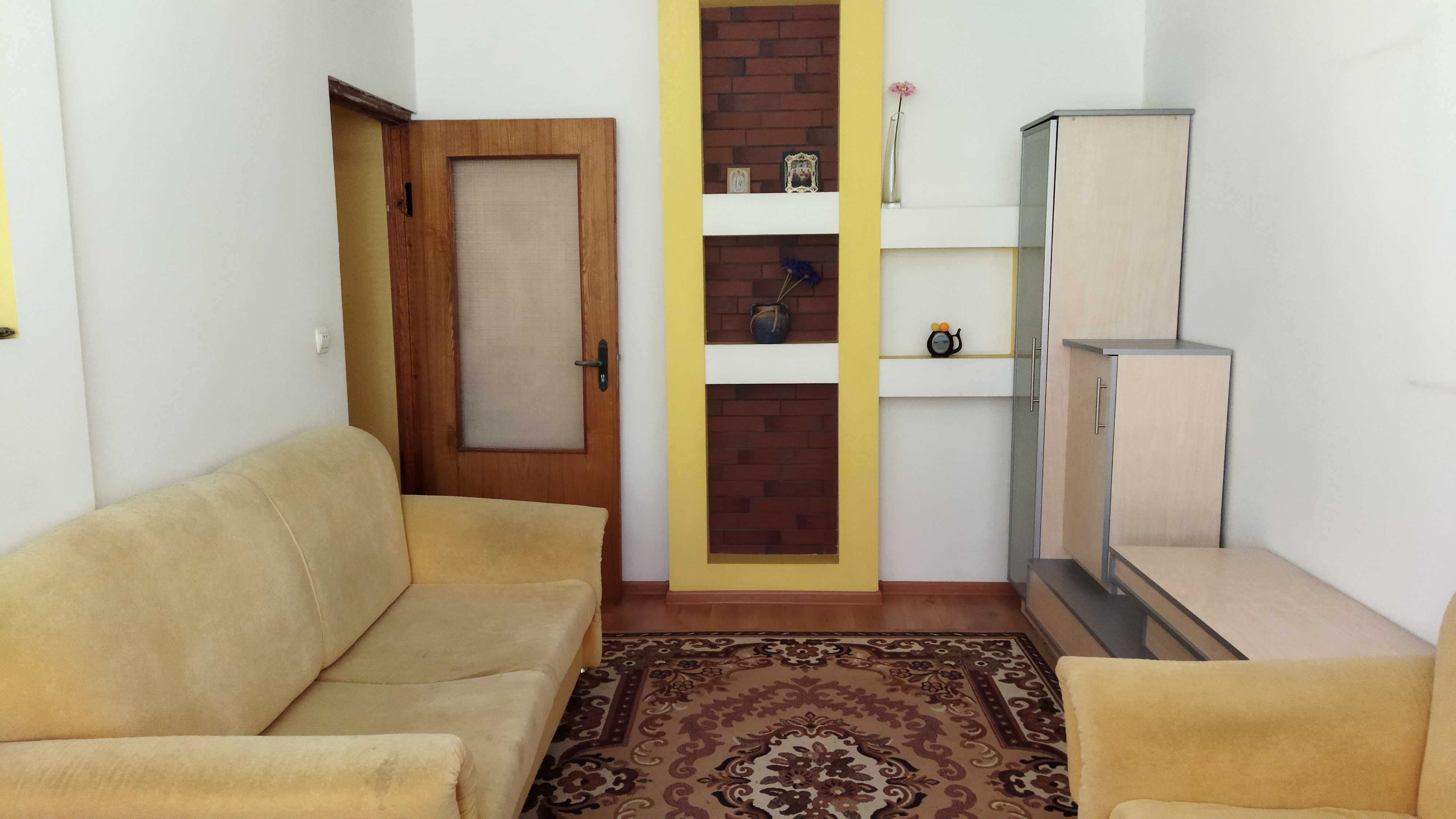 Продам 2-х кім. квартиру по вул.Покровська