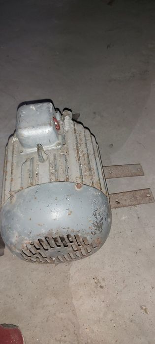 Sprzedam Silnik elektryczny trójfazowy 36kg