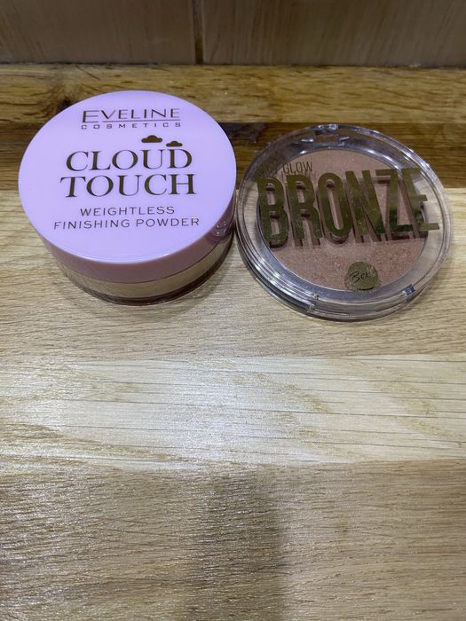 Eveline Cosmetics cloud touch puder i Bell puder bronzer