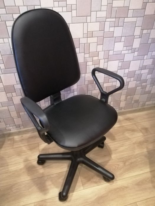 Продам детское кресло
