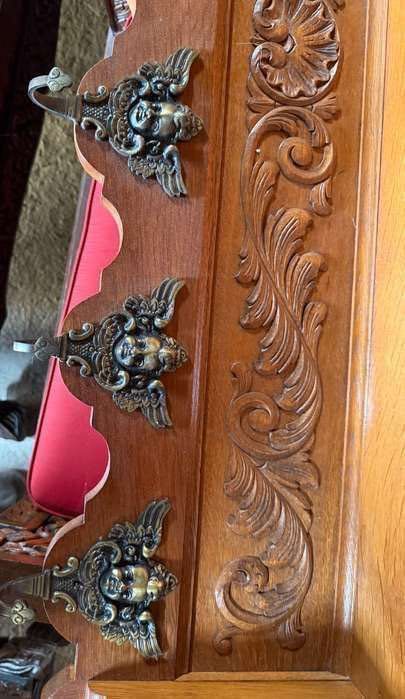 Stylowy przepiękny drewniany wieszak dl.138cm.