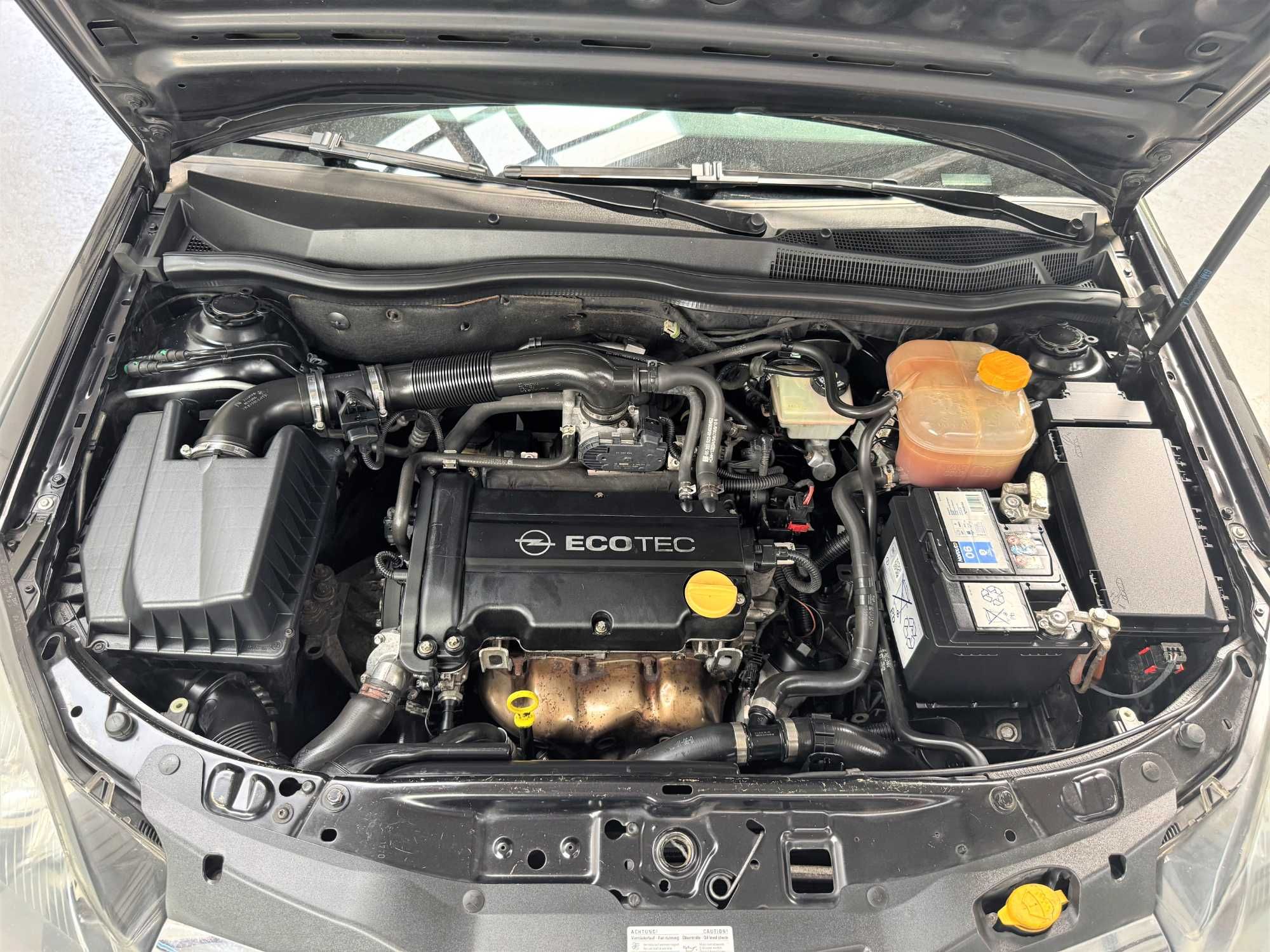 Opel Astra H 1.4 A/C Carro