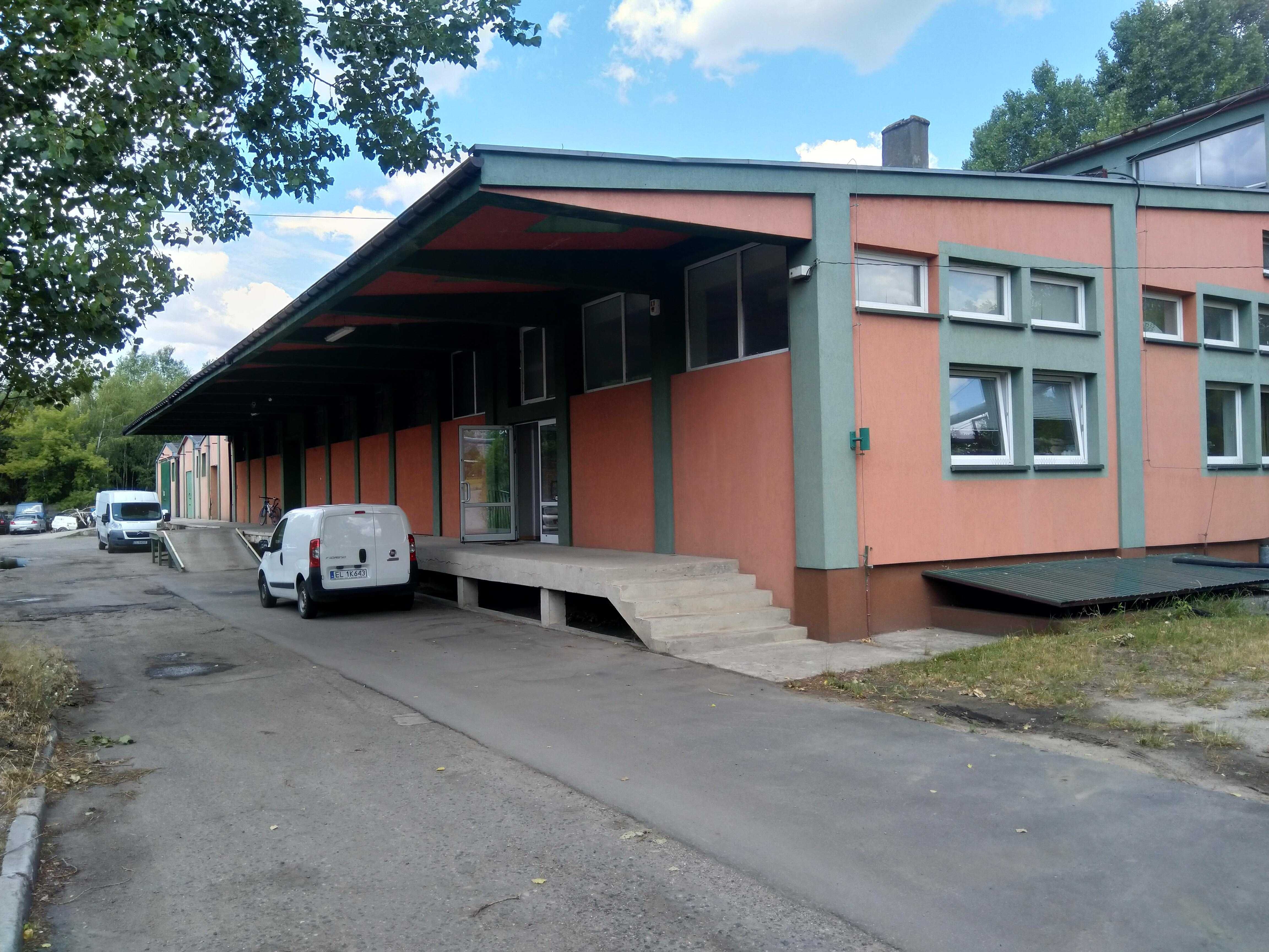 Zgierz magazyn , hala  235 m2 , rampa.