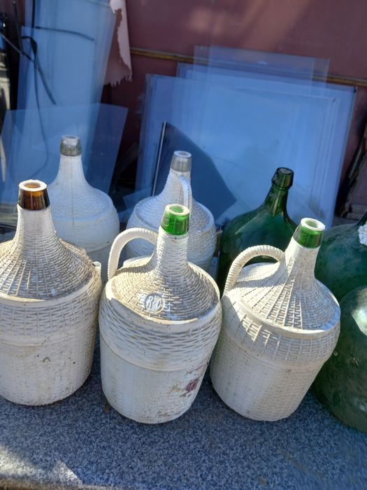 Garrafoes em vidro