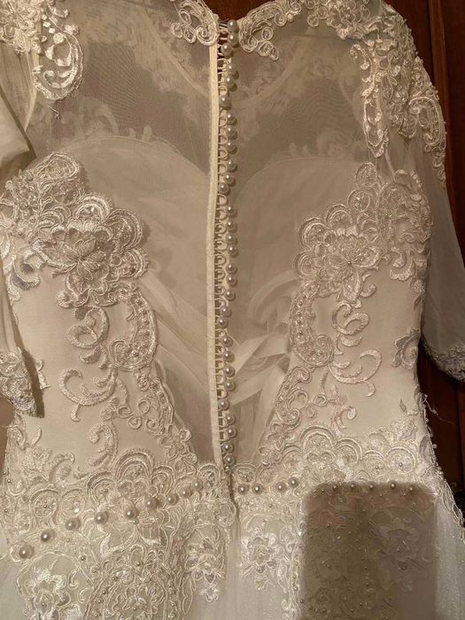 Шикарна весільна сукня  в ідеальному стані