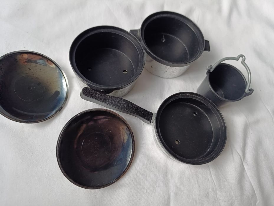 Набір іграшкового посуду.