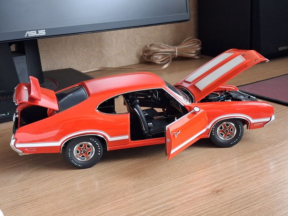 Продам модель Lane exact detail 1970 Oldsmobile 442 W30  1/18