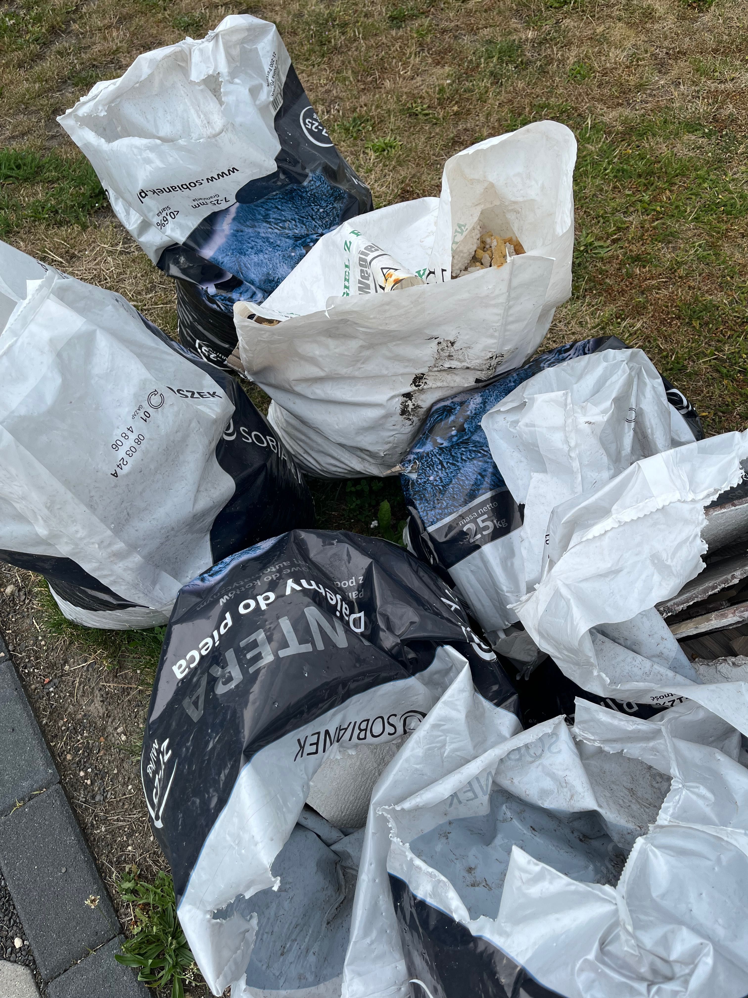 ODDAM pytki ze zbijanego tarasu gruz z płytek i gruz drobny po kleju