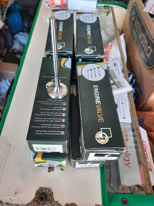 Клапана випускні Ford 1.8i / 2.0i