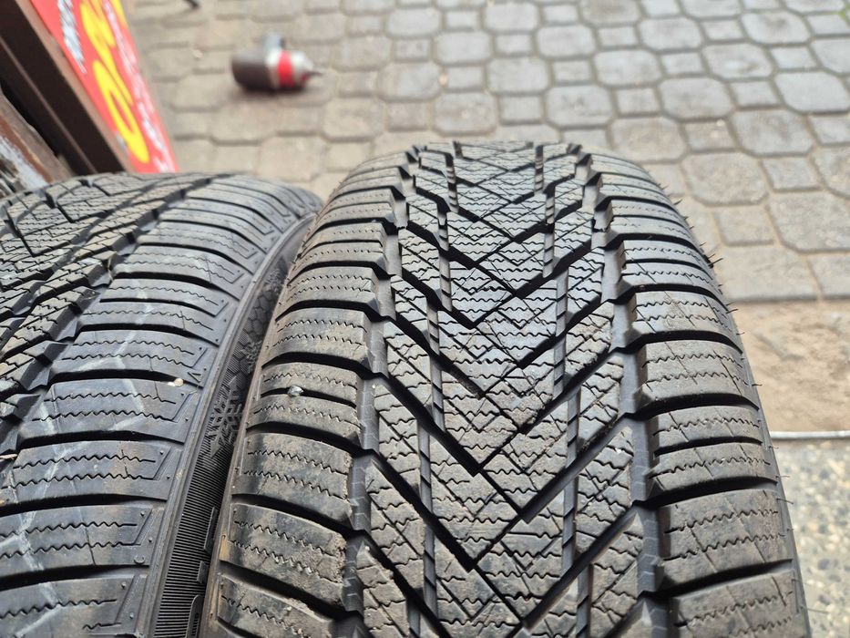 185/60r15 royalblack opony zimowe jak nowe 8mm 2023r