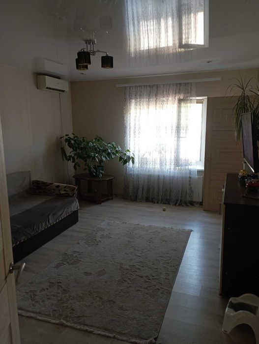 Продам дом с ремонтом в Яворницком (Илларионово). Зайти и жить