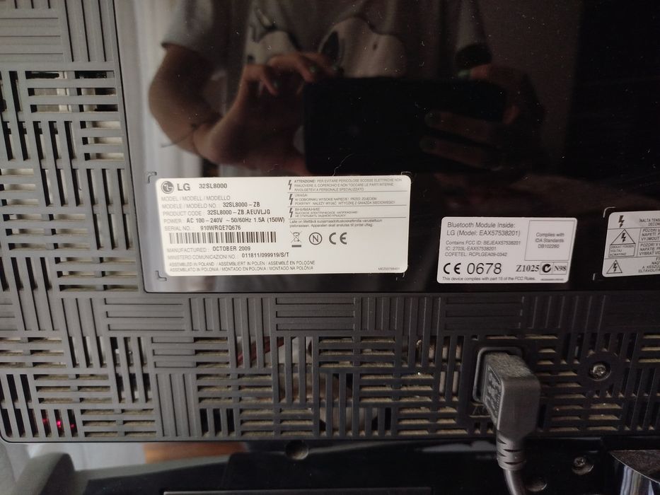 Televisão LG rotativa.