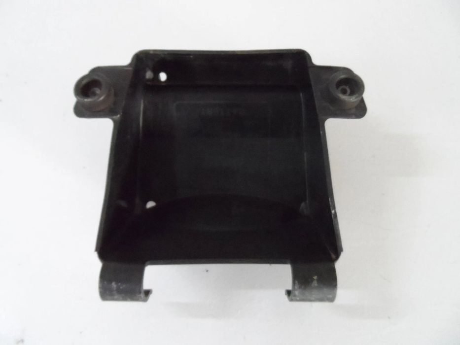 SUZUKI GSF 600 BANDIT 2002 obudowa osłona akumulatora