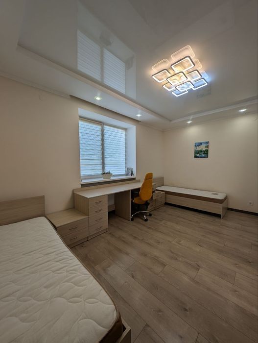 ТерміновийПродаж 2 кім на другому поверсі