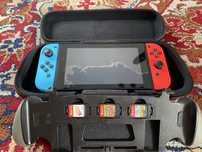 Nintendo swich z 3 grami, pokrowcem, oraz dodatkowym padem