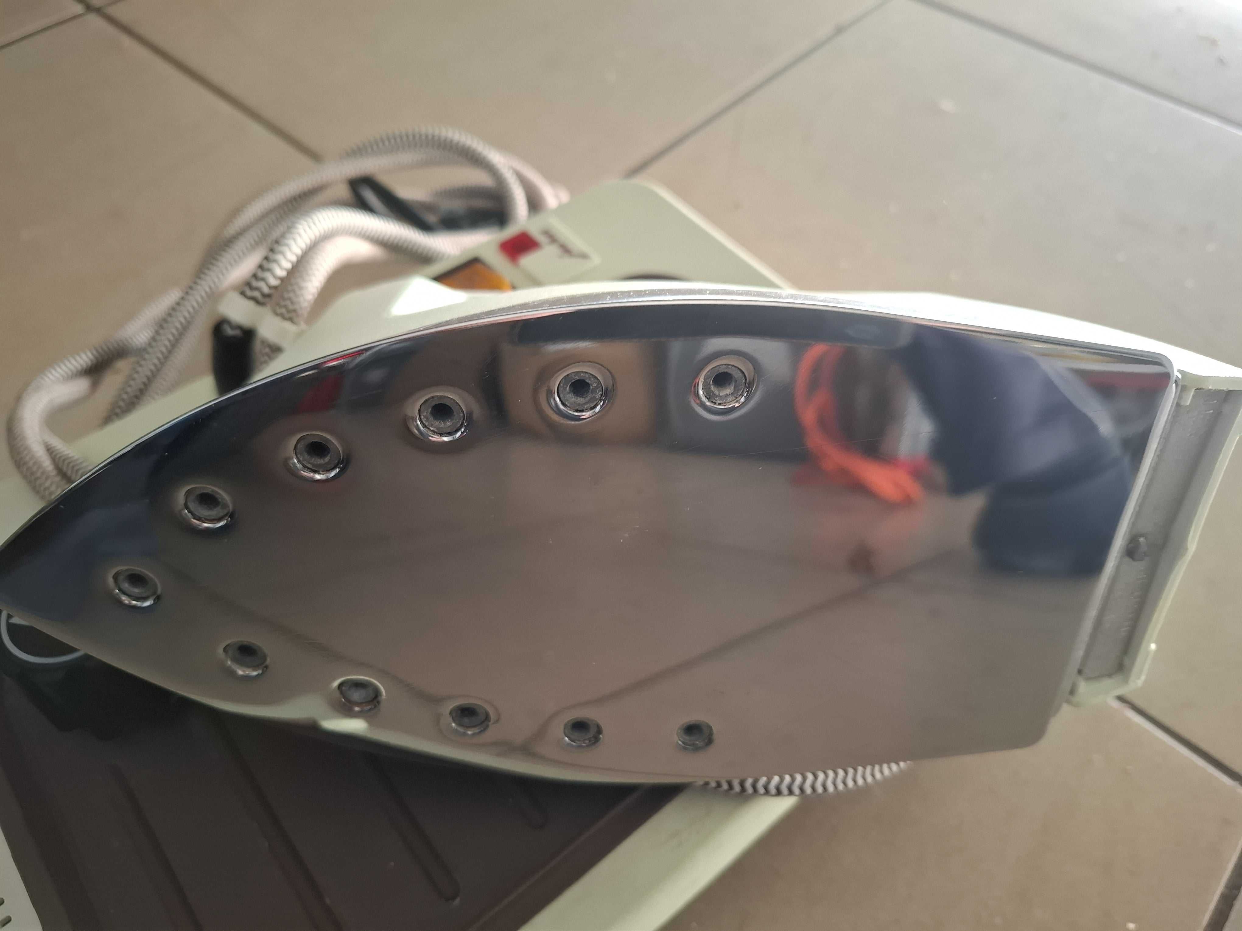 Ferro Engomar com Caldeira JURA Maxivap - 2000 W