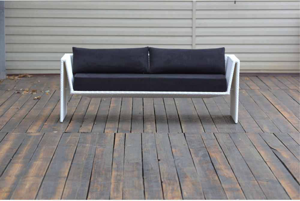 Ексклюзивний комплект меблів з ротангу — диван, столик + 2 крісла