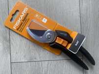 Nowy FISKARS SOLID P121 Sekator nożycowy ogrodowy do gałęzi