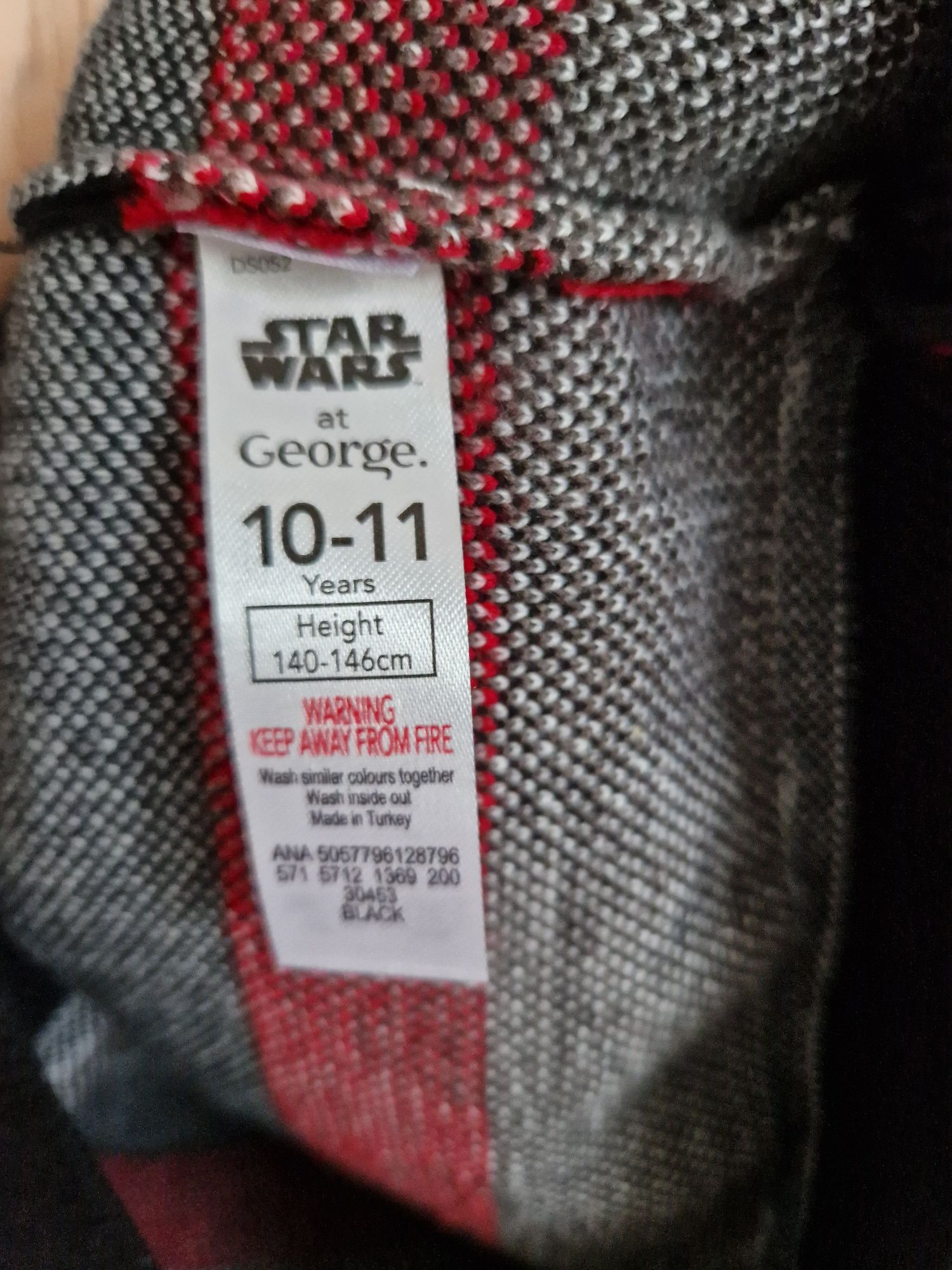Sweter George Star Wars rozm. 140-146 bawełna święta
