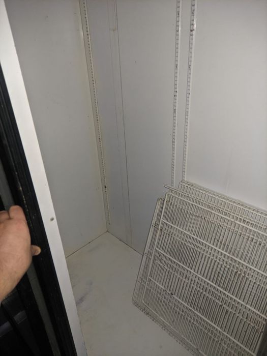 Холодильник вітринний скляні роздвіжні двері