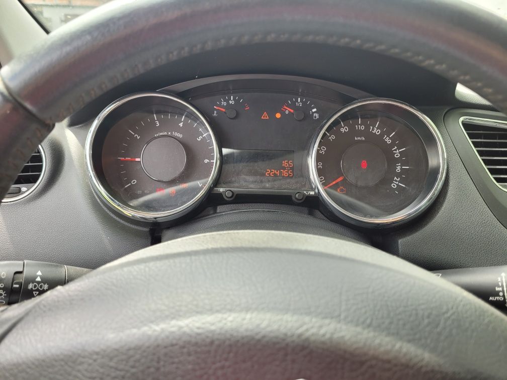Peugeot 5008. 1.6