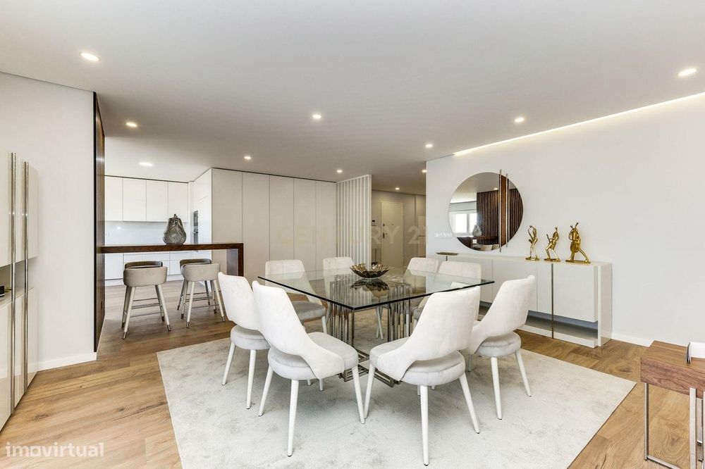 Exclusivo T4 de Luxo em Alverca com Vista Rio