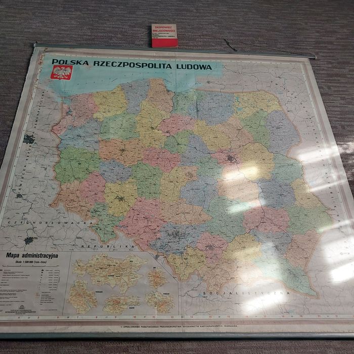 Mapa ścienna administracyjna z 1980 roku