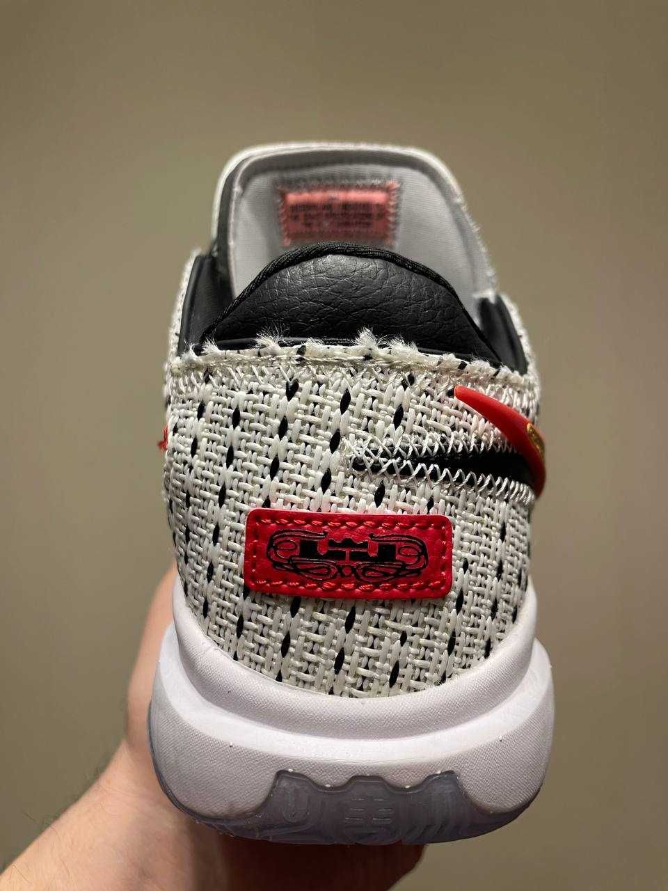 Кросівки Nike Lebron XX White/Gold premium