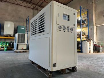 Agregat wody lodowej Industrial chiller WR-10AC o wydajności 30 kW