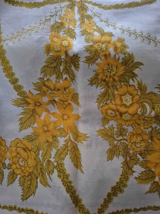 obrus lniany w kwiaty