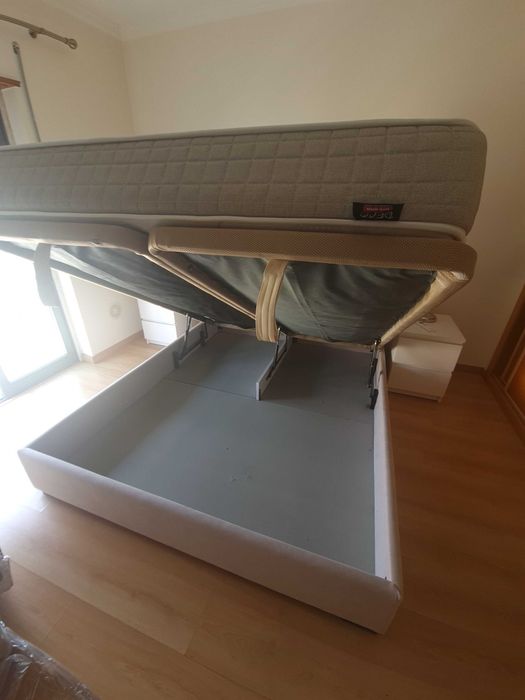 Cama sommier 200x160 e colchão Pikolin