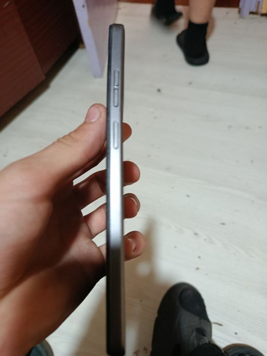 Продам телефон моторола срочно треба замінити екран телефону два тижні