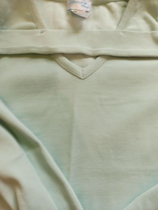 Bluzka damska z odkrytymi ramionami